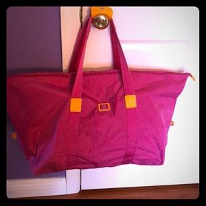 Large Overnight bag in magenta